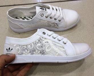 baskets adidas dentelle