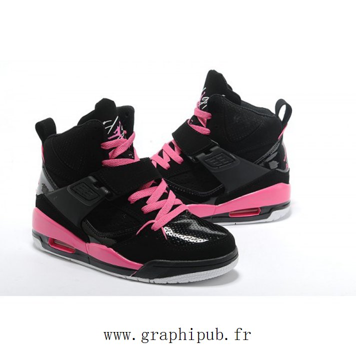 basket jordan noir et rose